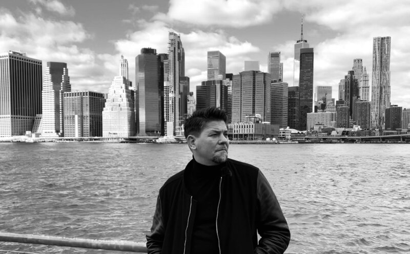 Tim Mälzer in New York City. – Bild: RTL /​ Endemol Shine /​ Florian Schuchmann /​ USA-Edition: Tim Mälzer vs. Edi Frauneder