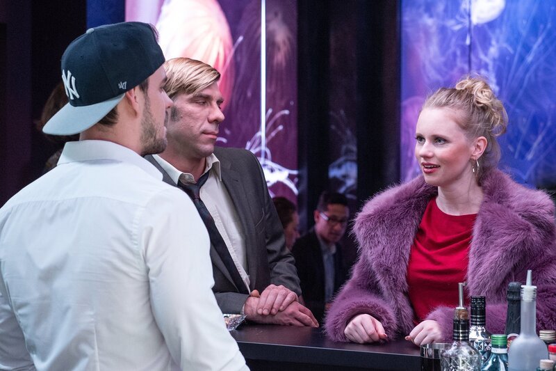(v.l.n.r.) Rocko (Marc Barthel); Edgar Falckenstein (Felix Lampert); Anja (Franziska Breite) – Bild: SAT.1 /​ André Kowalski