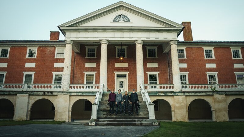 Ep004 – Alex Schroeder, Dakota Laden, Chelsea Laden & Tanner Wiseman at Sweet Springs Sanatorium, as seen on Travel Channel’s Destination Fear. – Bild: Scripps.
