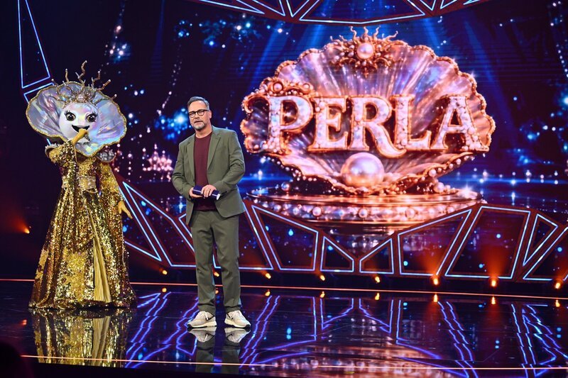 Person: Perla; Matthias Opdenhövel – Bild: Joyn