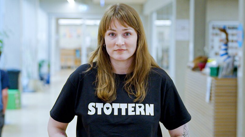 Stottern und Lehrerin werden? Das ist Jennis großer Traum. – Bild: WDR Kommunikation/​Multimediakommunikation /​ WDR/​Annette Etges