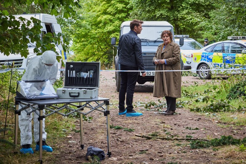 Vera Stanhope (Brenda Blethyn) und DS Aiden Healy (Kenny Doughty) – Bild: ITV STUDIOS Lizenzbild frei