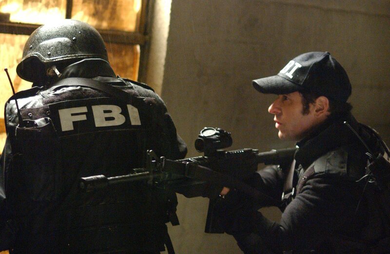 Einer Fälscherbande auf der Spur: Don Eppes (Rob Morrow, r.)&nbsp;… – Bild: 13TH STREET