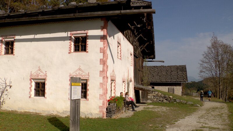 Falkner-Schnaitterhof, Hatting. – Bild: ORF /​ Jöchler