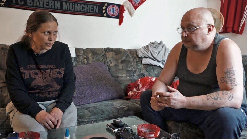 Ein vermeintlicher Einbruch trübt das zuvor so friedliche Familienleben von Hannelore und Ralf. – Bild: RTLZWEI