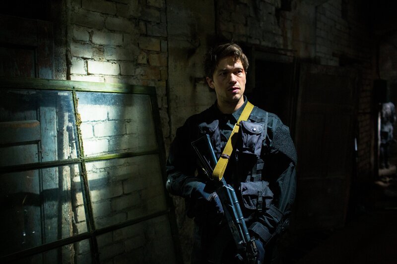 In der Ukraine kommt der CIA-Agent Carl Hamilton (Jakob Oftebro) einer groß angelegten Verschwörung auf die Spur. – Bild: ZDF und Roberta Daskevicius
