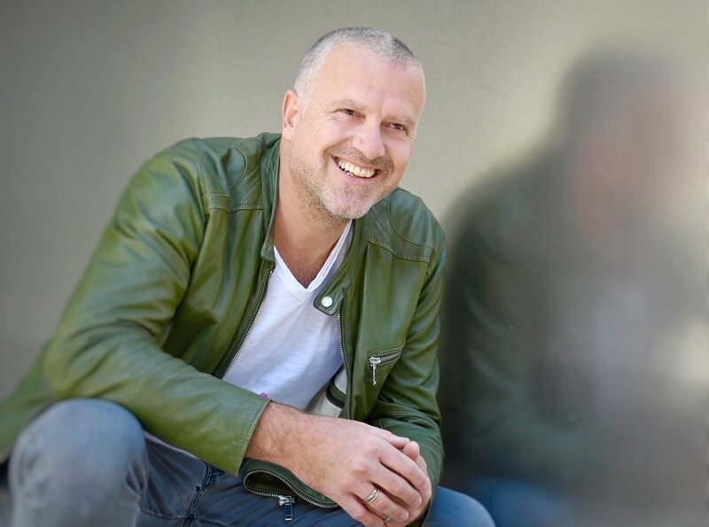 Bernhard Aichner. – Bild: ORF/​ORF III/​Fotowerk