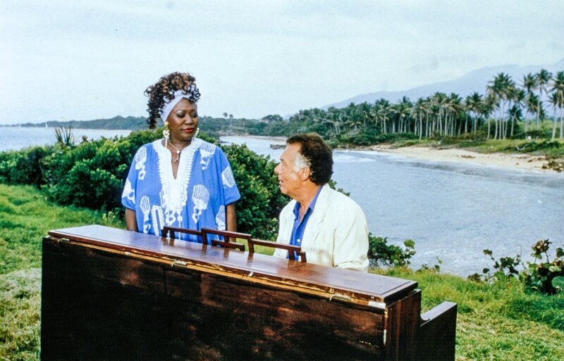 Klausjürgen Wussow (Dr. Frank Hofmann), Joan Faulkner (Ella). – Bild: ORF 2