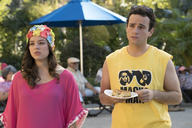 Erica Goldberg (Hayley Orrantia, l.); Barry Goldberg (Troy Gentile, r.) – Bild: Sony Pictures Television Inc.