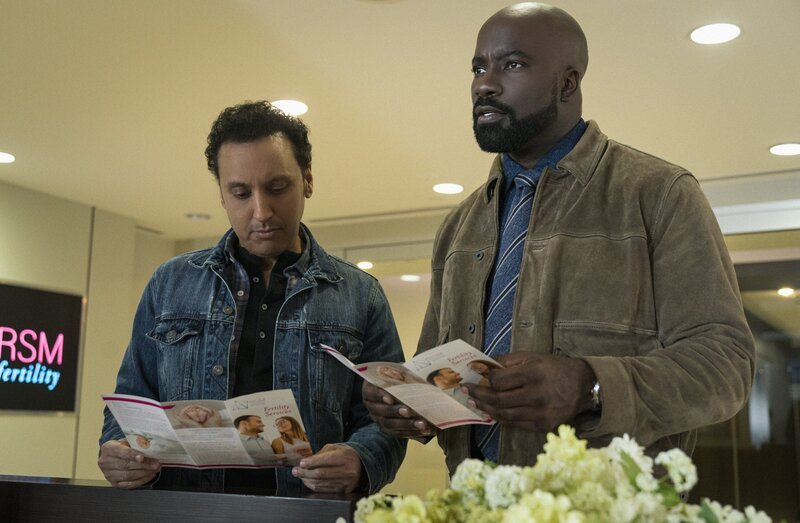 Ben Shakir (Aasif Mandvi, l.); David Acosta (Mike Colter, r.) – Bild: Elizabeth Fisher /​ CBS Broadcasting, Inc. /​ Elizabeth Fisher