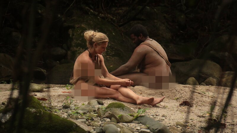 L-R: Bree Walker and Clarence Gilmer in Honduras. – Bild: Discovery Communications