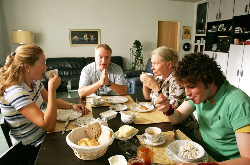 (v.li.): Reinhard Nowak, Theresia Haiger, Brigitte Neumeister, David Heissig. – Bild: ORF/​Günther Pichlkostner