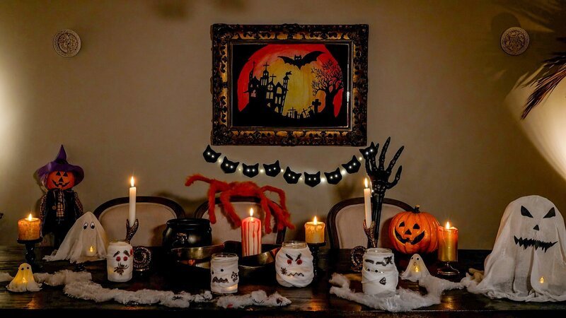 Die perfekte Halloween-Partydeko. – Bild: ORF/​Tower10