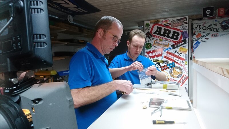 Rainer und Stefan haben beim Konstruktionswettstreit einen Sterling LT 9513 mit kippbarer Mulde ausgewählt. – Bild: DCI