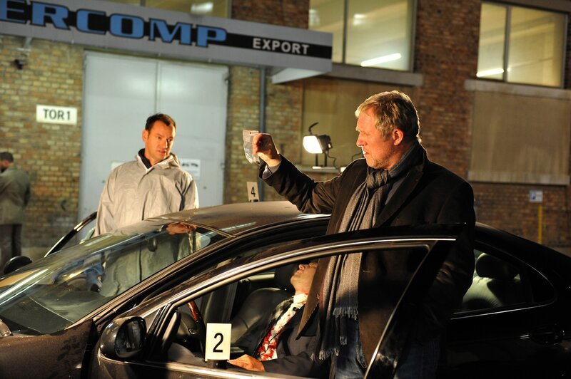 (v. li.): Christian Dolezal (Roland Petritsch), Harald Krassnitzer (Moritz Eisner). – Bild: ORF/​SATEL Fil