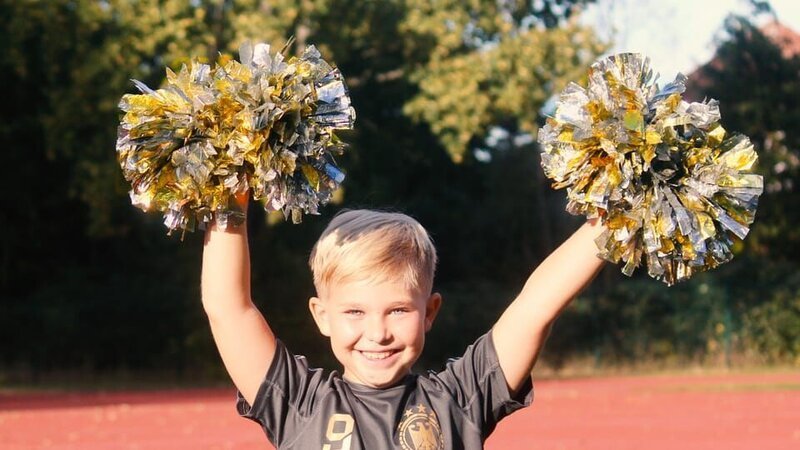 Domenik ist stolz, ein Cheerdancer zu sein. – Bild: rbb/​Isabel Bubitz