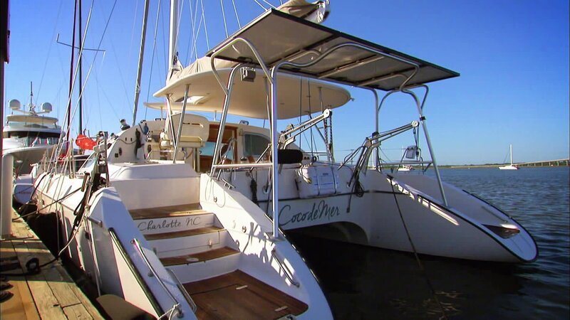 A sailboat. – Bild: HGTV