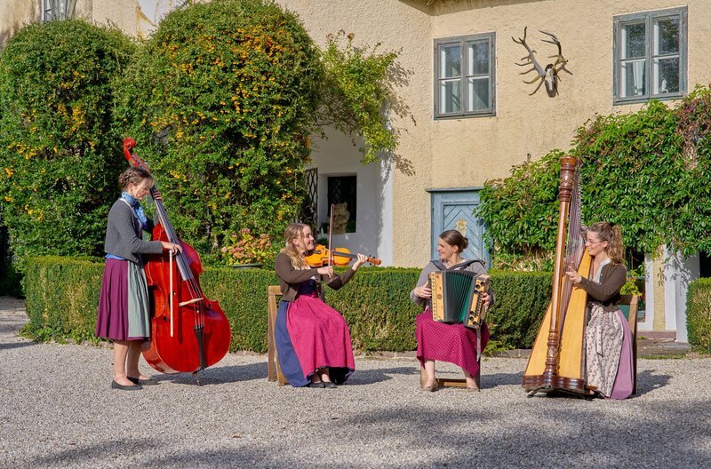 Mirabell Dirndln. – Bild: Landesstudio Steiermark /​ ORF /​ Alois Kuschetz