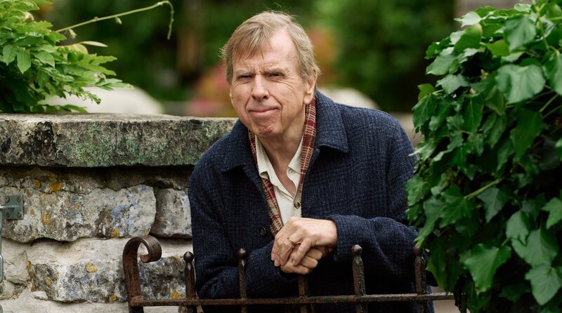 John Chapel (Timothy Spall) – Bild: WDR/​BBC Studios