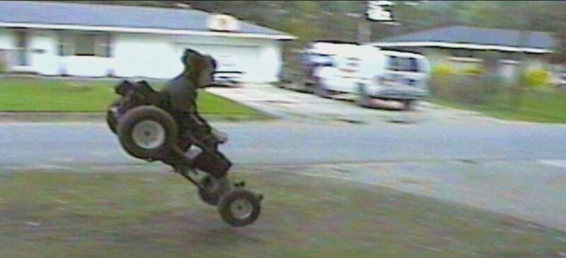 Go kart guy smashes his face.  (credit: Jukin) – Bild: Copyright © The National Geographic Channel.