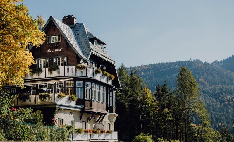 Die Villen am Semmering sind auch heute noch spektakulär – Bild zeigt Villa Daheim. – Bild: ServusTV /​ Christopher Kelemen