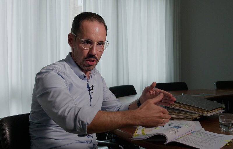 Roberto Goncalves, Leiter des Umweltamtes im Landkreis Grafschaft Bentheim, im Interview – Bild: NDR/​Kolja Niber