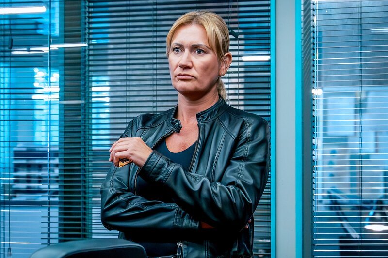 Angelika Niedetzky (Biggi Obergschwendter). – Bild: ORF/​Gebhardt Productions/​Stefanie Leo
