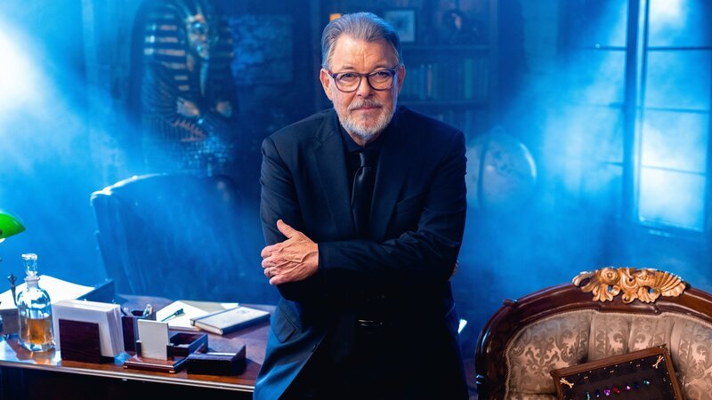 Jonathan Frakes präsentiert wieder spannende Geschichten. – Bild: RTLZWEI