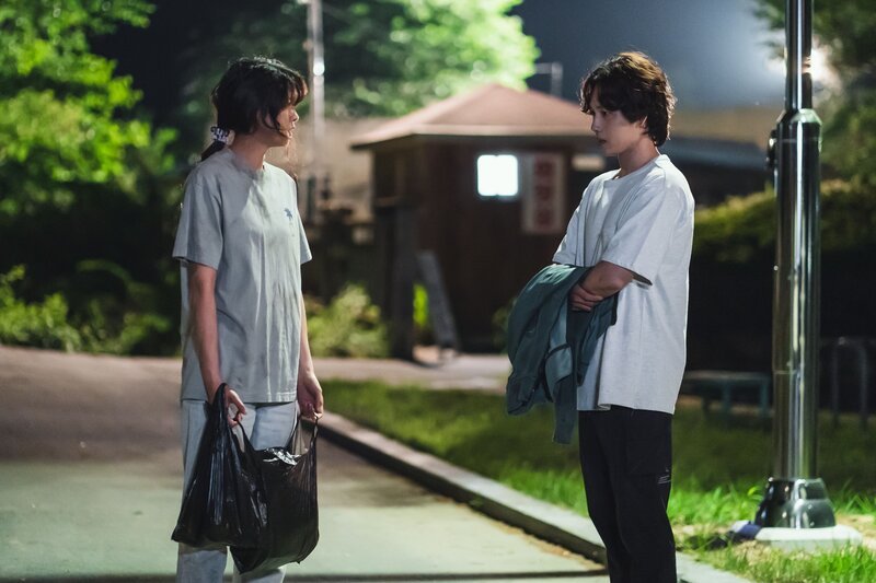 Dae-beom Ahn (Si-wan Im) und Yeo-reum Lee (Seol-hyun Kim) – Bild: RTL /​ KT StudioGenie Co.