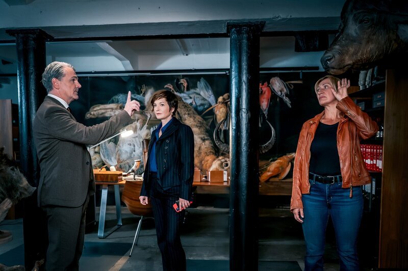 (v.li.): Simon Petz (Christian Himmelbauer), Joe Haizinger (Katharina Stemberger), Biggi Obergschwendter (Angelika Niedetzky) – Bild: ORF/​Gebhardt Productions/​Stefanie Leo