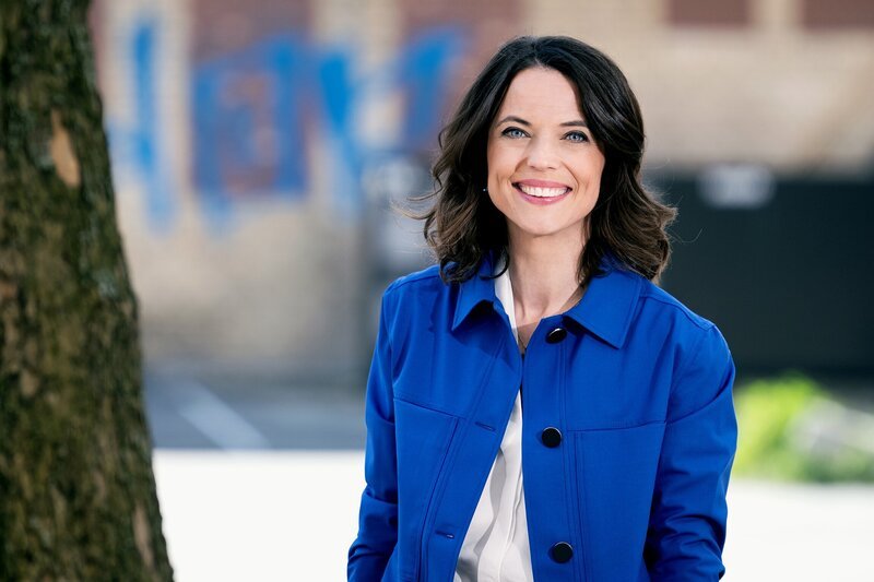 Mona Vetsch – Moderatorin – Bild: SRF/​Oscar Alessio