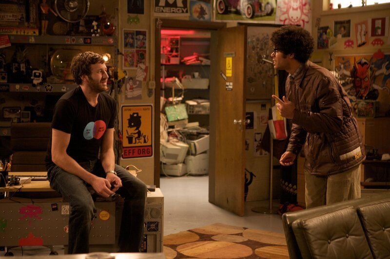 Roy Trenneman (Chris O’Dowd, l.); Maurice Moss (Richard Ayoade, r.) – Bild: Talkback and Channel 4