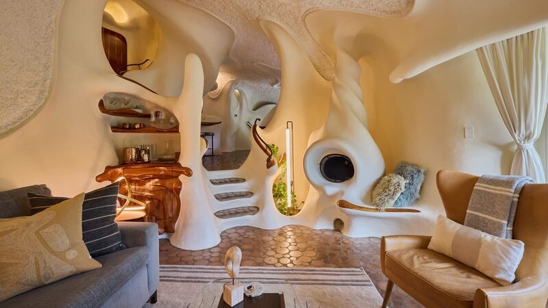 Living Room of The Bloomhouse as seen on Wild Vacation Rentals, Season 1. – Bild: Warner Bros. Discovery /​ Nick Barnes