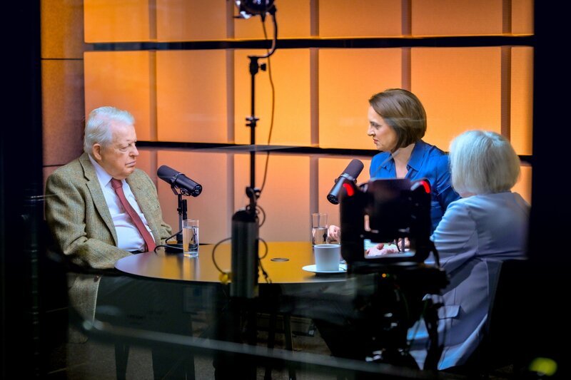 Franz Vranitzky, Susanne Schnabl, Anneliese Rohrer. – Bild: ORF/​Thomas Ramstorfer