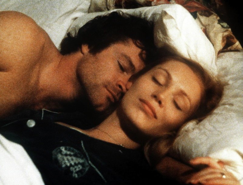 Noch ahnt Joan (Cathy Moriarty, re.) nicht, unter welch grausamen Verdacht ihr Mann Paul (David Keith, li.) gerät … – Bild: BILDNAME:39342h.jpg, CopyR: ProSieben Media AG, Noch ahnt Joan (Cathy Moriarty, re.) nicht, unter welch grausamen Verdacht ihr Mann Paul (David Keith, li.) gerät … – Bild: BILDNAME:39342h.jpg, CopyR: ProSieben Media AG,