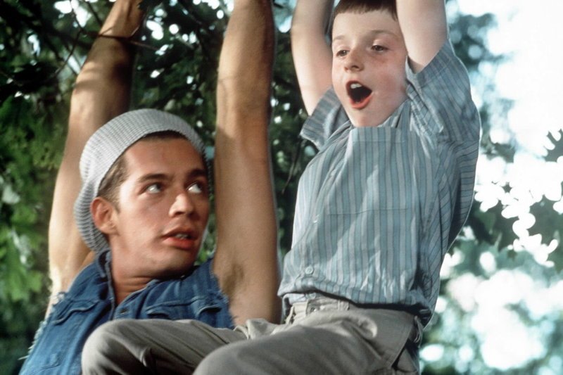 Von Eddie (Harry Connick Jr., li.) lernt Fred (Adam Hann-Byrd, re.), dass Spaß genauso wichtig ist wie Lernen – vielleicht sogar noch wichtiger – Bild: BILDNAME:43310h.jpg, ProSieben Media AG Von Eddie (Harry Connick Jr., li.) lernt Fred (Adam Hann-Byrd, re.), dass Spaß genauso wichtig ist wie Lernen – vielleicht sogar noch wichtiger – Bild: BILDNAME:43310h.jpg, ProSieben Media AG