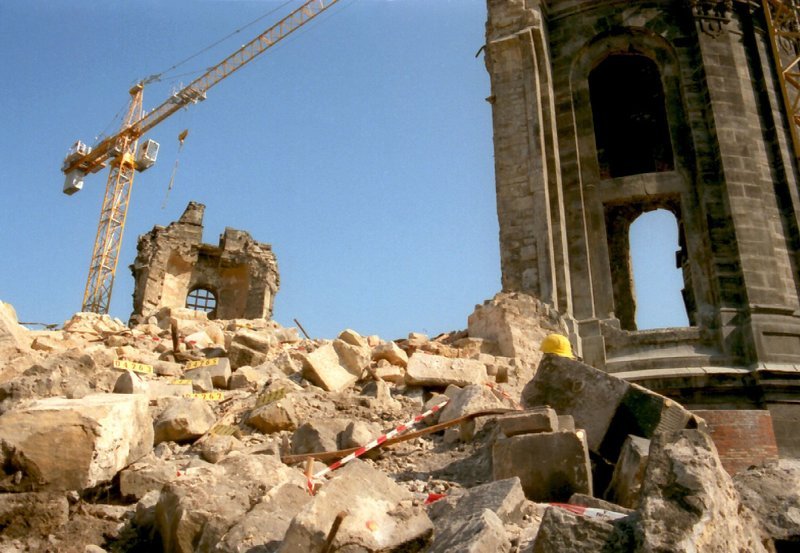 Der Bauzustand der Frauenkirche in Dresden im Mai 1997. – Bild: MDR/​MDR/​Frank Eckert