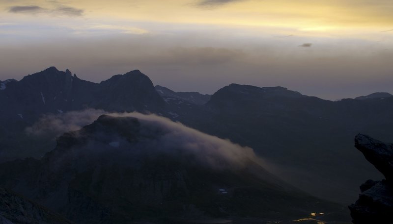 Das Engadin birgt die Wildnis der Schweiz. In Höhen ab 1600 Metern locken unberührte Lebenswelten. – Bild: NDR/​Kurt Mayer