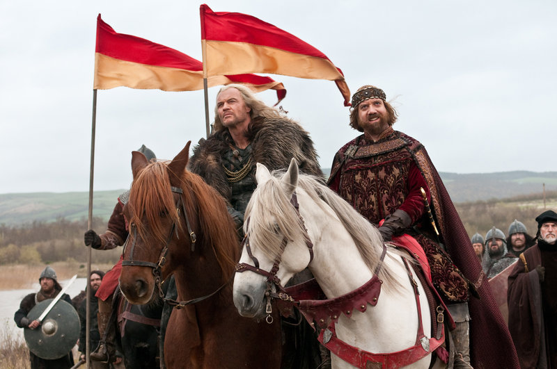 König John (Paul Giamatti, re.) und Tiberius (Vladimir Kulich) – Bild: RTL II König John (Paul Giamatti, re.) und Tiberius (Vladimir Kulich) – Bild: RTL II