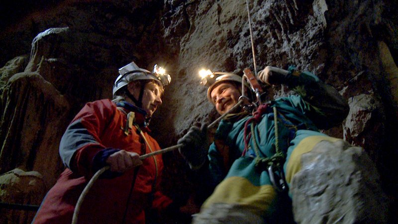 Niko und Katrina Luin in der Höhle von Postojna. – Bild: 3sat Niko und Katrina Luin in der Höhle von Postojna. – Bild: 3sat