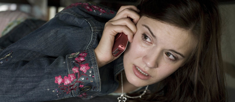 Taken_96 Hours, Regie Pierre Morel F 2009
Only moments away from being taken by a vicious band of kidnappers, Kim (Maggie Grace) makes an urgent phone call to her father.Taken_96 Hours, Regie Pierre Morel F 2009 Only moments away from being taken by a vicious band of kidnappers, Kim (Maggie Grace) makes an urgent phone call to her father. – Bild: Servus TV Taken_96 Hours, Regie Pierre Morel F 2009
Only moments away from being taken by a vicious band of kidnappers, Kim (Maggie Grace) makes an urgent phone call to her father.Taken_96 Hours, Regie Pierre Morel F 2009 Only moments away from being taken by a vicious band of kidnappers, Kim (Maggie Grace) makes an urgent phone call to her father. – Bild: Servus TV