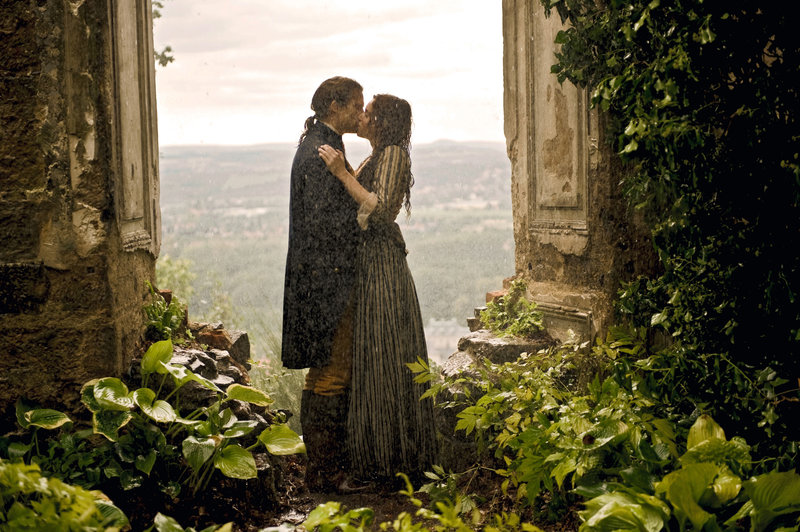 Johann (Alexander Fehling, l.) und Lotte (Miriam Stein, r.) sind glücklich miteinander und ihr Glück scheint perfekt. Sie ahnen nicht, dass Lotte bereits einem anderen versprochen ist ... – Bild: ? 2010 SENATOR FILM PRODUKTION GMBH / DEUTSCHFILM GMBH / Johann (Alexander Fehling, l.) und Lotte (Miriam Stein, r.) sind glücklich miteinander und ihr Glück scheint perfekt. Sie ahnen nicht, dass Lotte bereits einem anderen versprochen ist ... – Bild: ? 2010 SENATOR FILM PRODUKTION GMBH / DEUTSCHFILM GMBH /