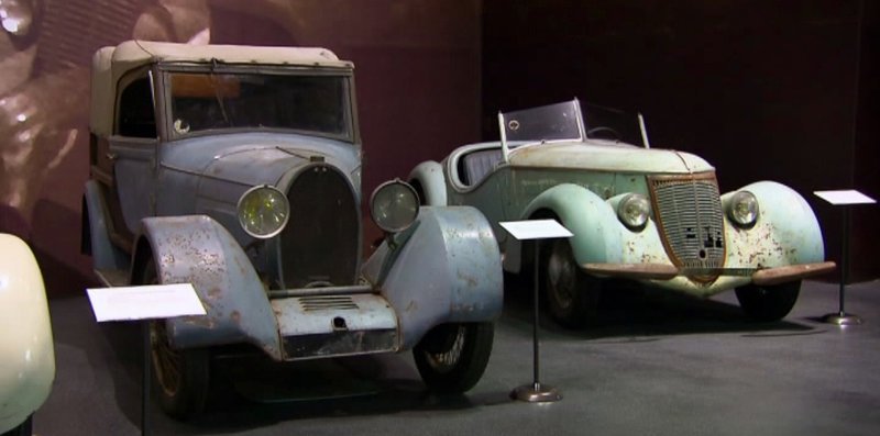 In dem neuen Automuseum von Peter Mullin, ein amerikanischer Multimillionär mit einem Faible für Bugattis, befinden sich 25 Bugattis. Dazu gehört auch die Sammlung der berühmten Gebrüder Schlumpf. – Bild: N24 Doku