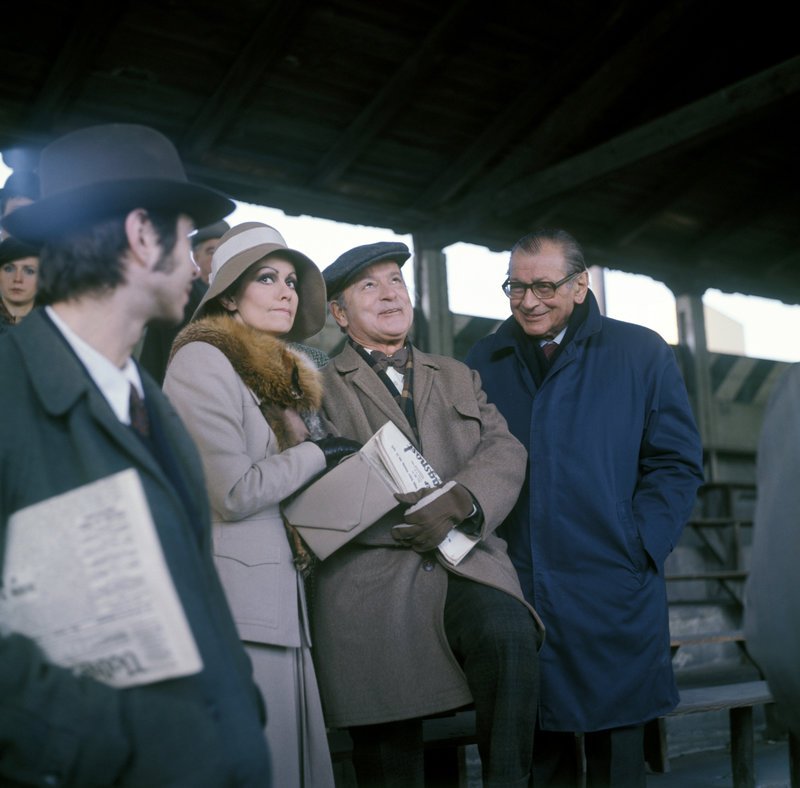 Edith Leyrer (Frau Schneeberger), Harry Fuss (Herr Schneeberger), Friedrich Torberg. – Bild: ORF