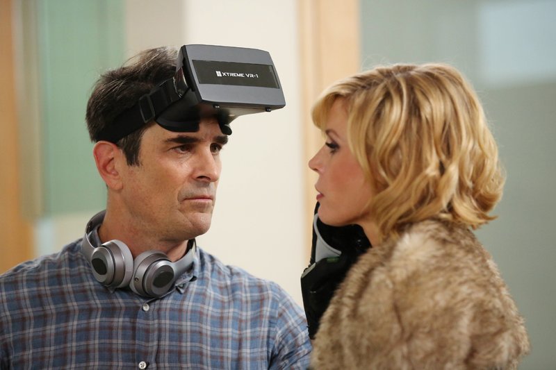 Phil (Ty Burrell), Claire (Julie Bowen) – Bild: MG RTL D /​ © 2015–2016 American Broadcasting Companies. All rights reserved