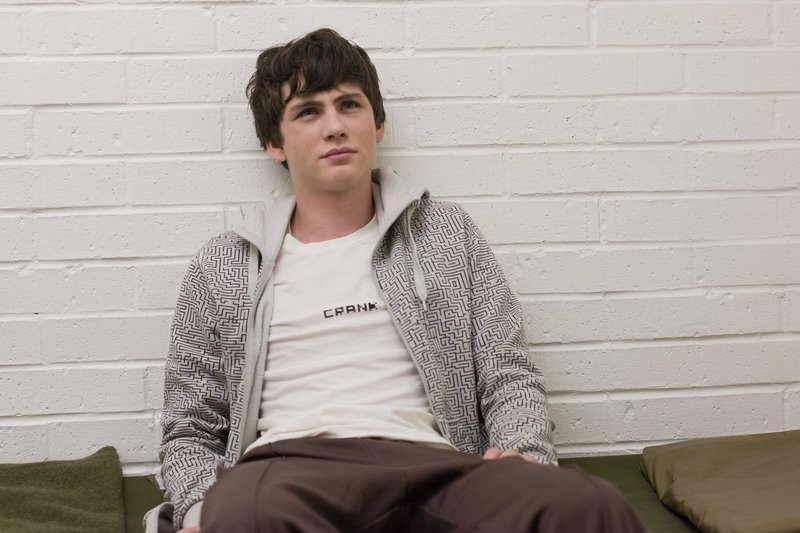 Der verwöhnte Teenager Simon Silverton (Logan Lerman) übernimmt in dem brutalen Onlinespiel „Slayers“ die Kontrolle über den zum Tode verurteilten Häftling Kable… – Bild: ProSieben Media AG TM & Copyright © Lakeshore Entertainment Group. LLC. and Lionsgate. All rights reserved. Der verwöhnte Teenager Simon Silverton (Logan Lerman) übernimmt in dem brutalen Onlinespiel „Slayers“ die Kontrolle über den zum Tode verurteilten Häftling Kable… – Bild: ProSieben Media AG TM & Copyright © Lakeshore Entertainment Group. LLC. and Lionsgate. All rights reserved.