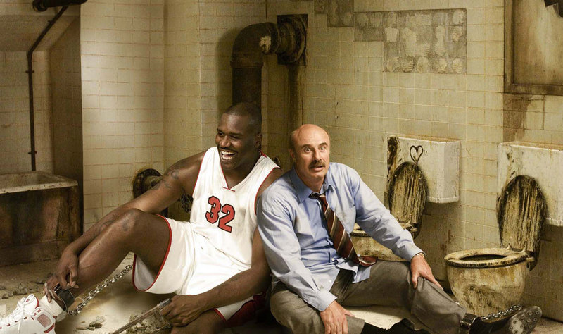 Sterben oder sägen: Shaq (Shaquille O'Neal, l.) und Dr. Phil (Phil McGraw, r.) ... – Bild: ProSieben Media AG © The Weinstein Company. All Rights Reserved. Sterben oder sägen: Shaq (Shaquille O'Neal, l.) und Dr. Phil (Phil McGraw, r.) ... – Bild: ProSieben Media AG © The Weinstein Company. All Rights Reserved.