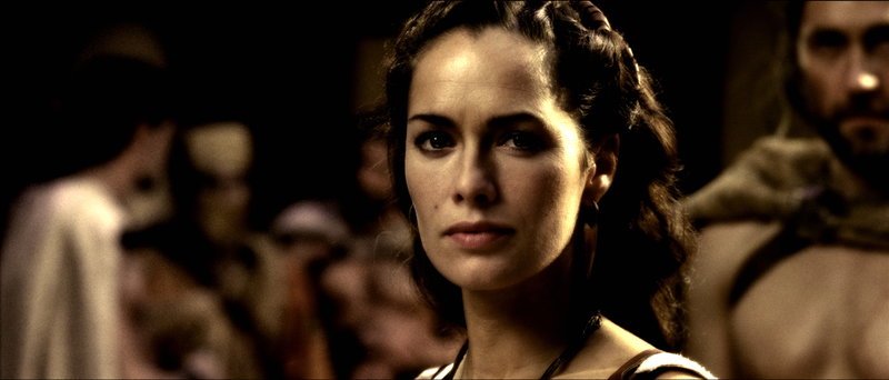 Während ihr Mann im Krieg ist, versucht Königin Gorgo (Lena Headey) den Senat zu überzeugen, ihn mit der Armee zu unterstützen und ebenfalls für die Freiheit Spartas zu kämpfen. Doch Senator Theron ist nur an einem interessiert: Er macht der Königin ein unmoralisches Angebot ... – Bild: ProSieben Media AG TM & © Warner Bros. Entertainment Inc. Während ihr Mann im Krieg ist, versucht Königin Gorgo (Lena Headey) den Senat zu überzeugen, ihn mit der Armee zu unterstützen und ebenfalls für die Freiheit Spartas zu kämpfen. Doch Senator Theron ist nur an einem interessiert: Er macht der Königin ein unmoralisches Angebot ... – Bild: ProSieben Media AG TM & © Warner Bros. Entertainment Inc.