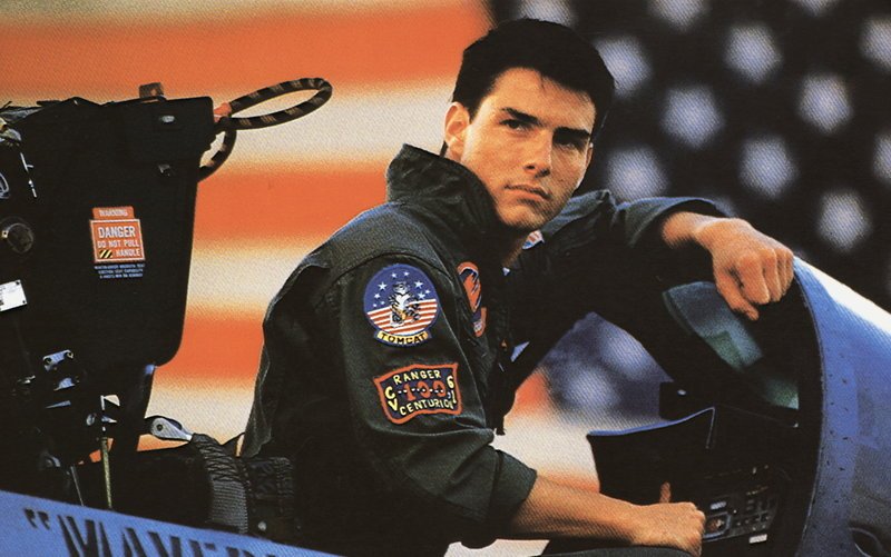 Auf der Eliteschule „Top Gun“ lernt Maverick (Tom Cruise), seinen Ehrgeiz und sein übertriebenes Draufgängertum zu zügeln … – Bild: Puls 4