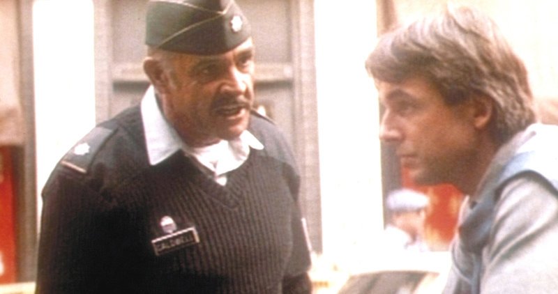 Polizist Jay Austin (Mark Harmon, r.) und der Militärpolizist Leutnant Colonel Alan Caldwell (Sean Connery, l.) können sich nicht ausstehen … – Bild: ProSieben Media AG © Paramount Pictures